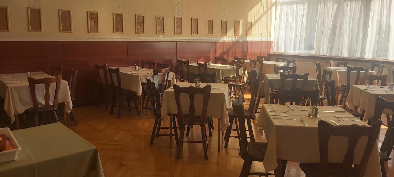 In Hotel Hajdúszoboszló Eksteriør bilde
